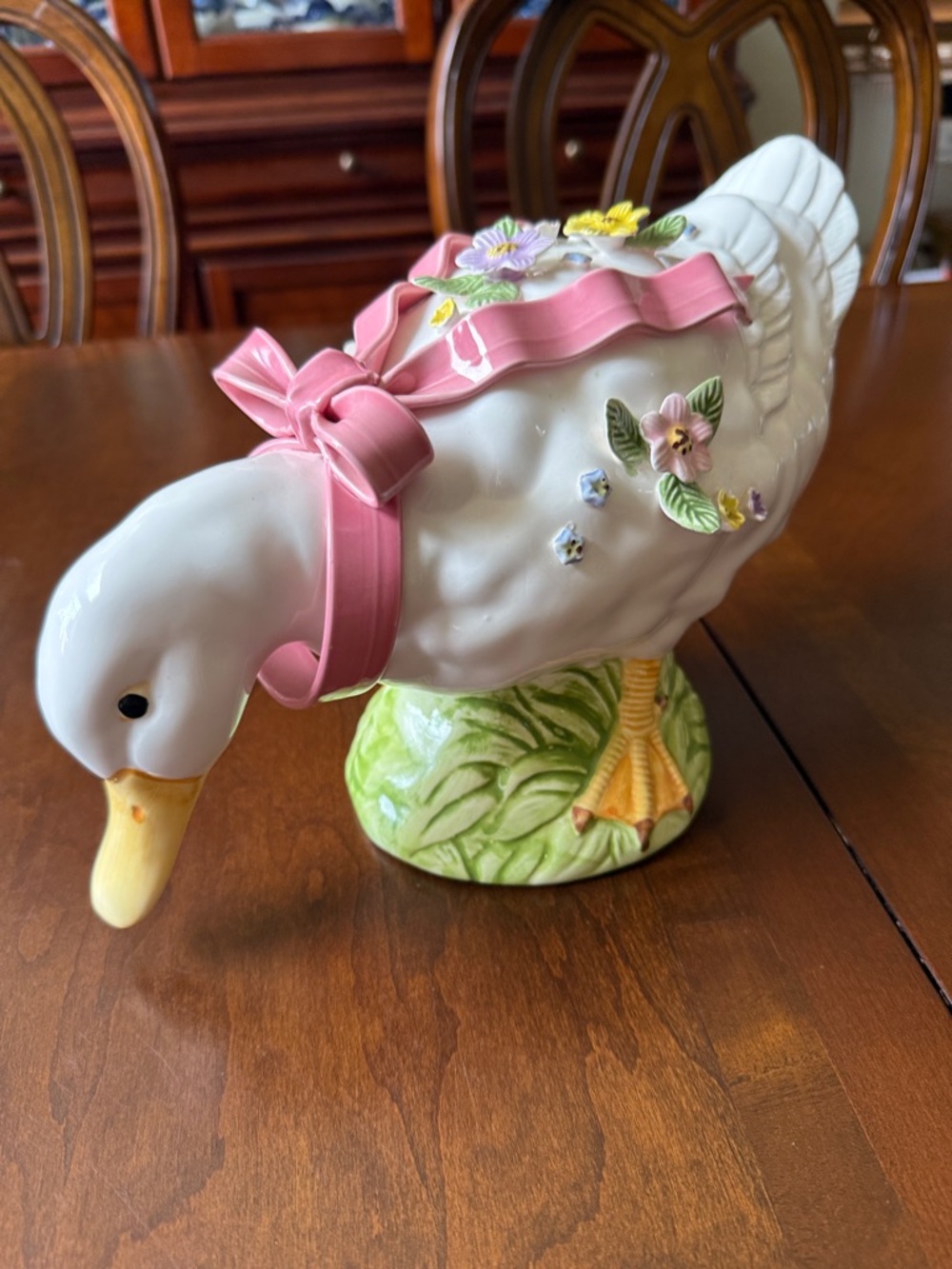 VTG Large ceramic Duck with 3D ribbon & flowers figurine Artistic Gifts 12”x7.5”